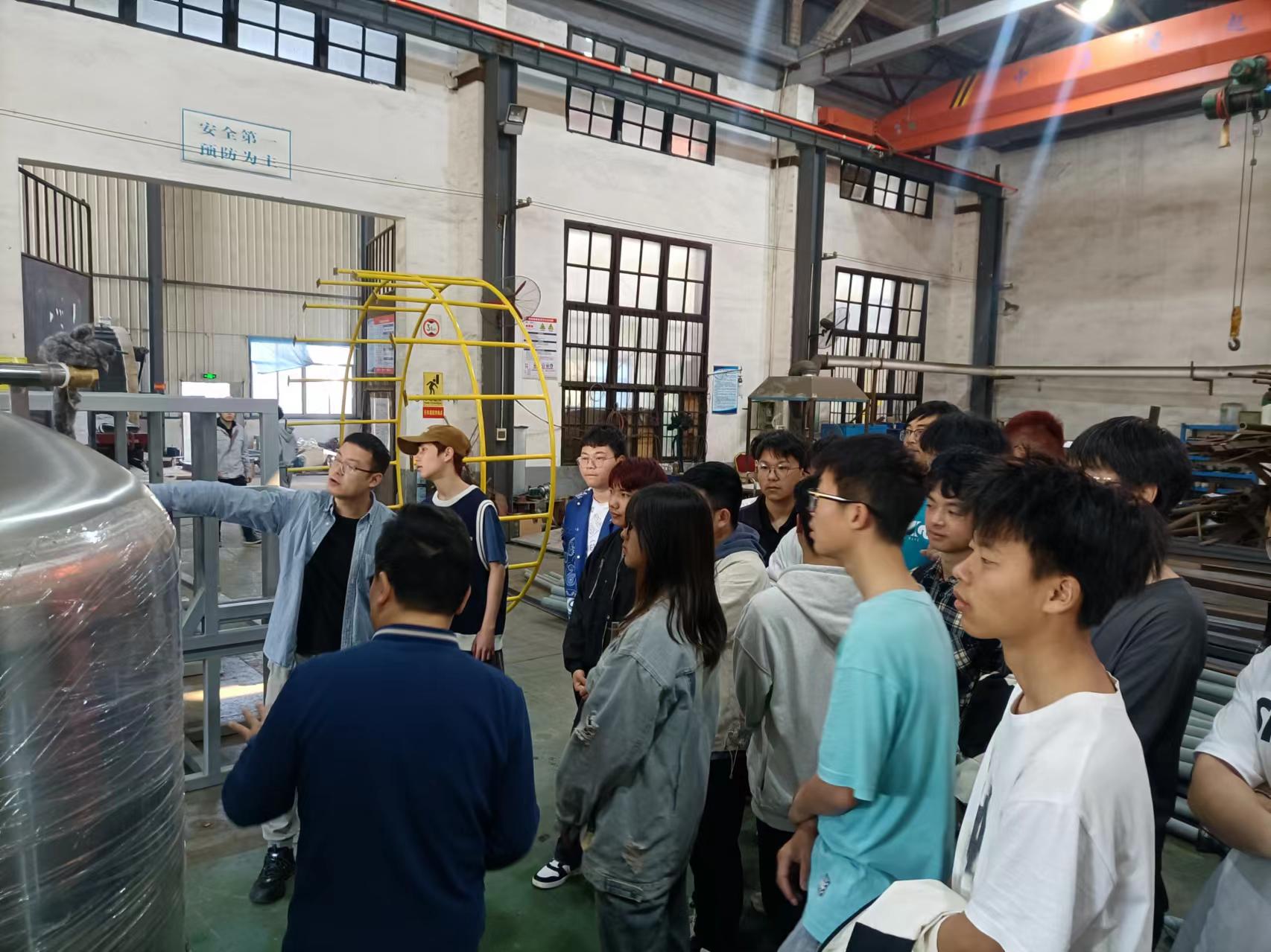 湖南工程学院近200名学生来开云登陆入口认知实习